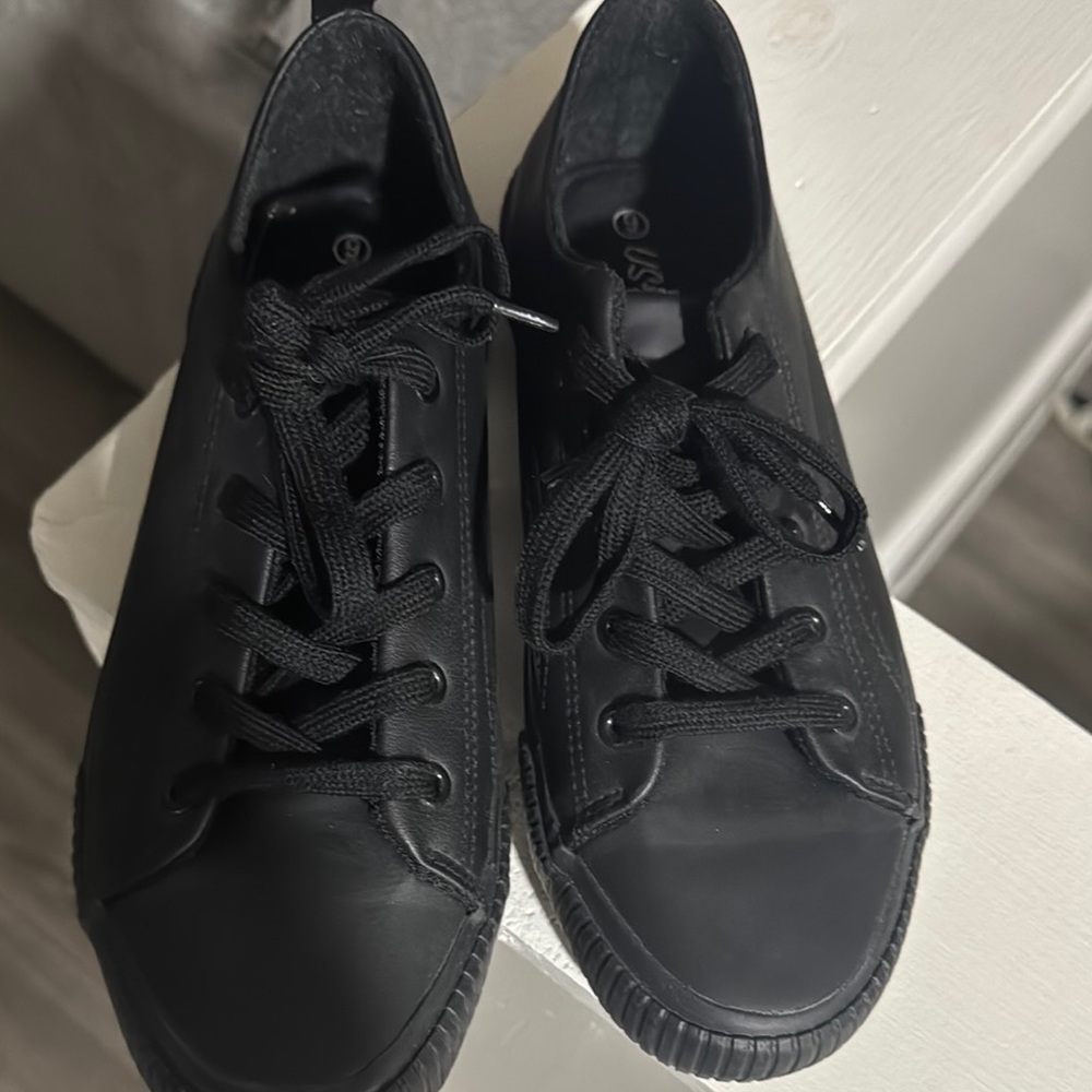 Black Leather WoMen's Sneakers